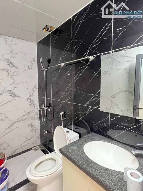 BÁN GẤP CĂN HỘ TẬP THỂ VIP, TẦNG 1, LẠC TRUNG, HAI BÀ TRƯNG. 75M² – 3PN. 4,5 TỶ - 5