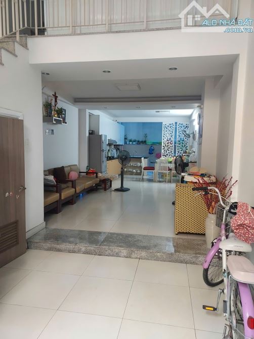 HẺM XE HƠI - NGUYỄN HỒNG ĐÀO TÂN BÌNH - DT 73m2 ( 4.3m x 17m ) - CHỈ 9.890 Tỷ - 5