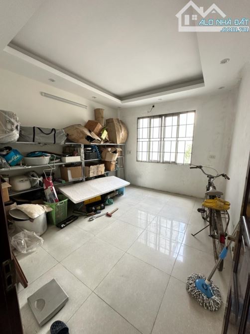 CC bán gấp nhà 45m2 phố Pháo Đài Láng, gara ô tô, kinh doanh VP. Giá: 13.8 Tỷ - 5
