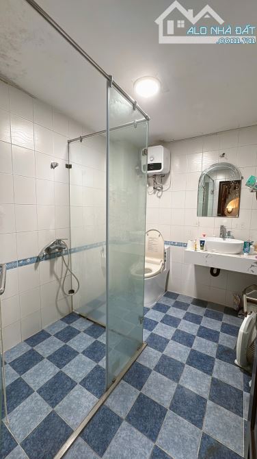 Cần bán nhanh nhà phân lô Nguyễn Sơn, ô tô vào nhà, mặt tiền bề thế, tặng full nội thất - 5