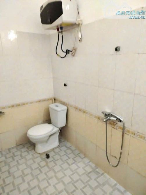 Cho thuê nhà ngõ Trại Lẻ , 3 tầng - 5