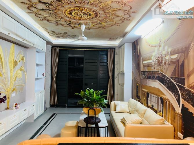 BÁN GẤP CĂN HỘ TẬP THỂ VIP, TẦNG 1, LẠC TRUNG, HAI BÀ TRƯNG. 75M² – 3PN. 4,5 TỶ - 6
