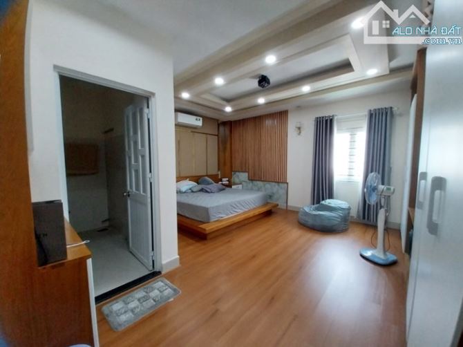 Nguyễn Thi Búp q12/ 5,5 x18 4 lầu btct có công viên 8 tỷ - 6