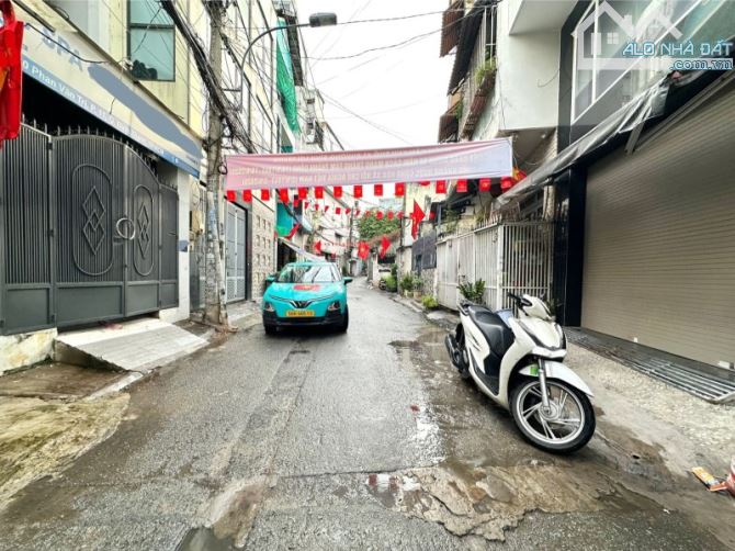 BÁN NHÀ PHAN VĂN TRỊ, P11, BÌNH THẠNH - HẺM NHỰA  Ô TÔ  - 5 TẦNG – 40M2 - GIÁ CHỈ 8.5 TỶ - 6