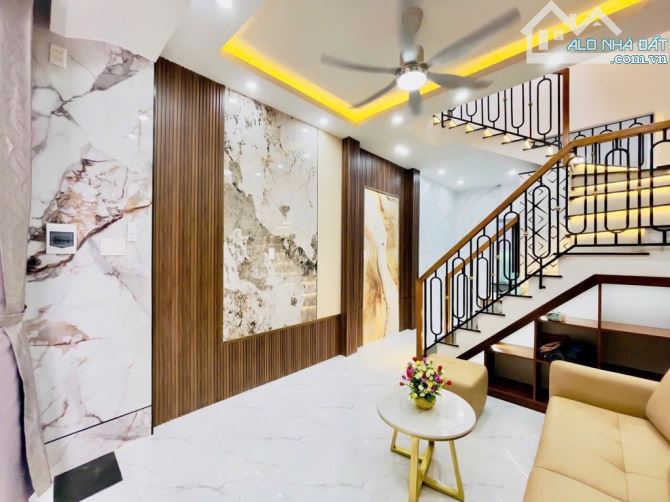 Nhà Gò Vấp giá 3 tỷ 7 sát hẻm xe hơi và gara ô tô đường Đỗ Thúc Tịnh Phường 12 SHR - 6