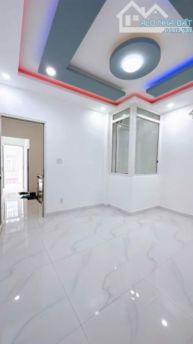 Đường số 9 TT Q4. KHÔNG QH, 5 tầng, 5PN, 45m2 giá nhỉnh 5 tỷ có TL - 6