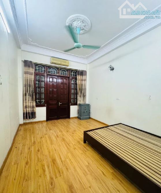 Chính chủ cần gấp nhà 5tầng trung tâm quận Thanh Xuân,gia nhỉnh 12tỷ - 6
