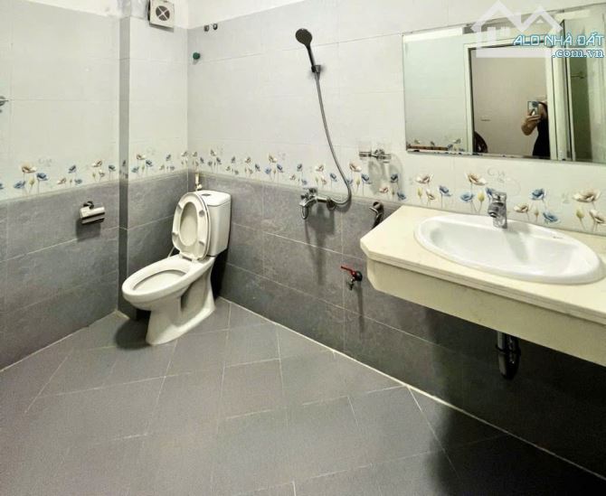 Trường Chinh - Trước nhà rộng 2m - Nhà dân xây chắc chắn - Chủ tặng full nội thất - 6