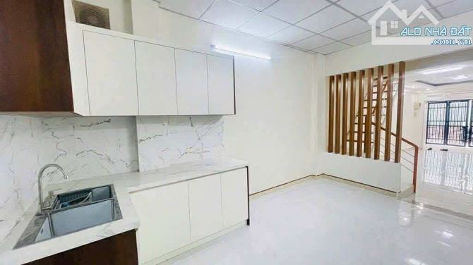 Cho thuê nhà 2 tầng hẻm đẹp to gần chợ nhỏ hiệp Phú Q9 - 7
