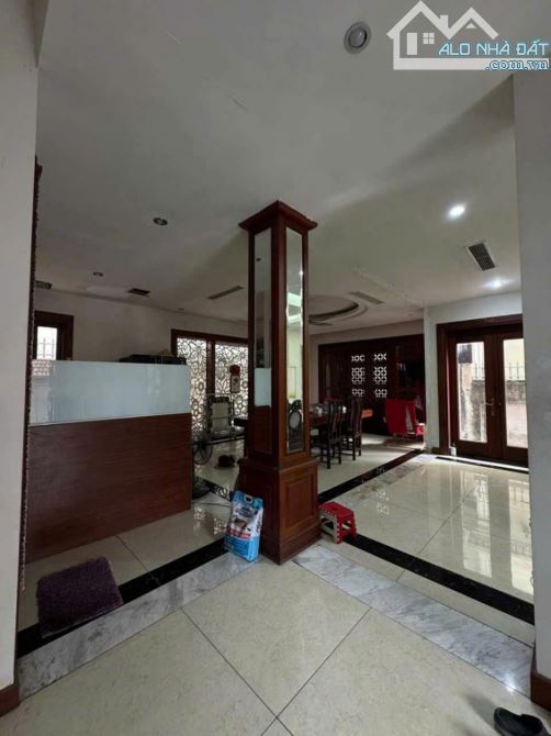 BIỆT THỰ ĐƠN LẬP VIEW CÔNG VIÊN CẦU GIẤY – KĐT DỊCH VỌNG MỚI – 307M² – 5 TẦNG – MT 15M – 1 - 7