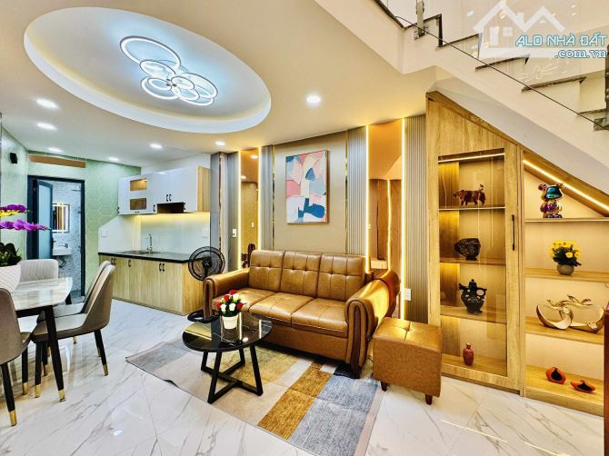 NHÀ SIÊU ĐẸP  - TRUNG TÂM PHÚ NHUẬN  - 4 TẦNG  - 30M RA HẺM XE TẢI  - GIÁ CHƯA TỚI 5 TỶ - 7