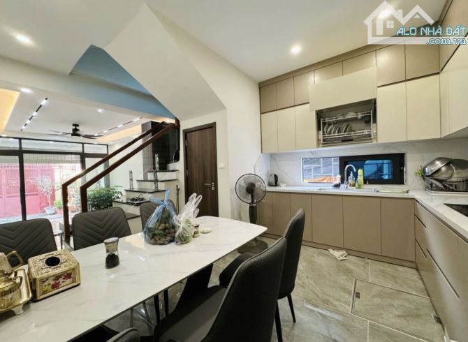 BÁN GẤP NHÀ ĐƯỜNG NGUYỄN HIỀN-QUẬN 3 giá 5tỷ550 SỔ HỒNG RIÊNG - 7