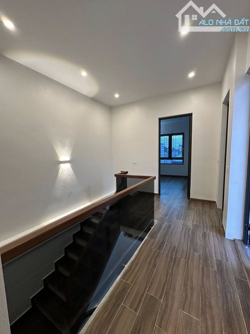 CĂN NHÀ  NGÕ KHU VỰC LÊ HỒNG SƠN = THÔNG RA KHU QUÂN NHÂN - 7