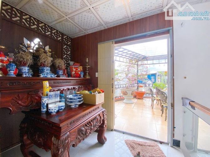 Biệt thự góc 2 MT, Dương Cát Lợi, Nhà Bè. DT 100m2, ngang 6m, Cạnh PMH. Nhỉnh 10 tỷ - 8
