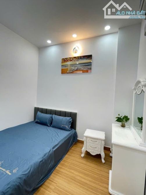 Nhà 3 tầng, Huỳnh Tấn Phát, TT Nhà Bè. DT 64m2, ngang 5m, HXH, full nội thất. Nhỉnh 6T - 9
