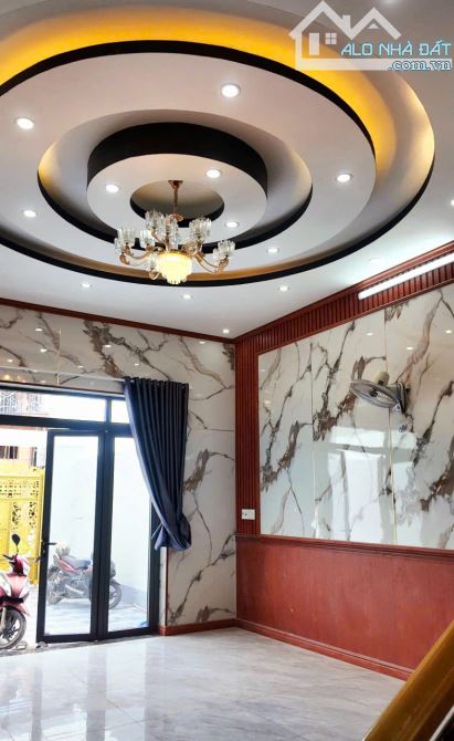 Bán nhà 1 trệt, 1 lầu 5x28.6m  gần Ủy Ban Xã, Chợ Mỹ Hạnh Nam, Đức Hòa, Long An giá 3 tỷ - 8