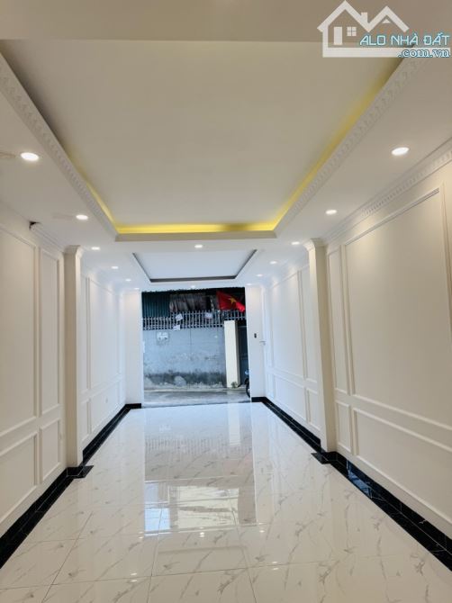 Gara oto 7 chỗ - thang máy nhập - bán nhà lô góc 54m2 x 6 tầng P. Thạch Bàn - 9.3 tỉ - 8