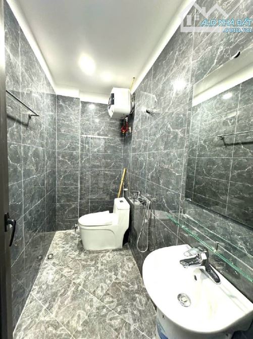 CẦN BÁN TOÀ NHÀ CCMN NGÕ 298 NGỌC HỒI Ô TÔ ĐỖ CỬA MỚI TINH - 8