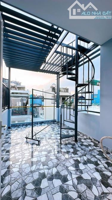 Đường số 9 TT Q4. KHÔNG QH, 5 tầng, 5PN, 45m2 giá nhỉnh 5 tỷ có TL - 8