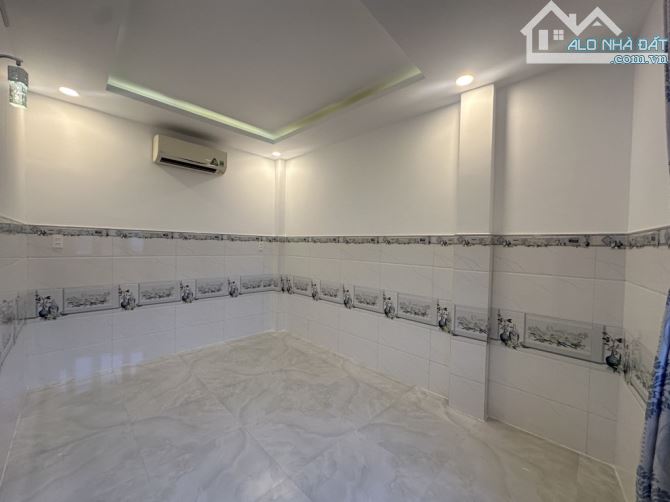 BÁN NHÀ MẶT TIỀN KINH DOANH HUỲNH THỊ HAI QUẬN 12, DT 120M² (6 ×20), 4 TẦNG, GIÁ SIÊU RẺ - 8