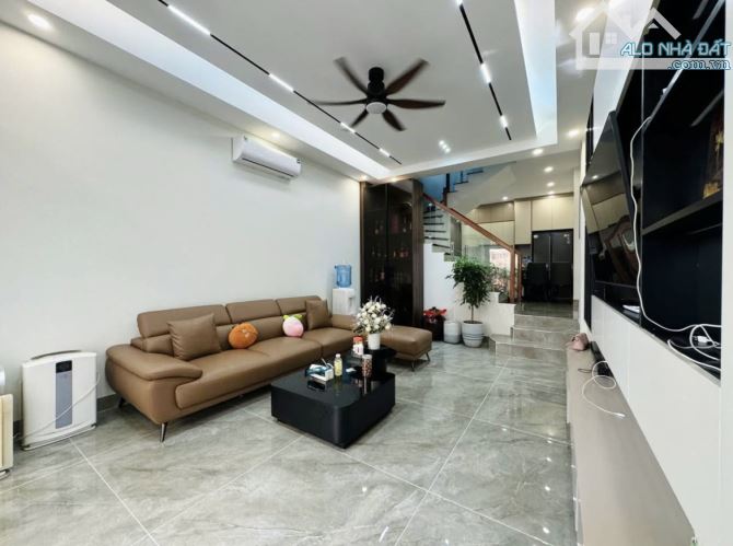 BÁN GẤP NHÀ ĐƯỜNG NGUYỄN HIỀN-QUẬN 3 giá 5tỷ550 SỔ HỒNG RIÊNG - 8