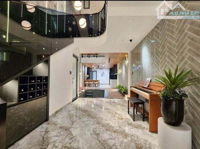VILLA 3 TẦNG CAO CẤP GẦN PHAN ĐĂNG LƯU – TT HẢI CHÂU - CHỈ NHỈNH 8 TỶ - 8