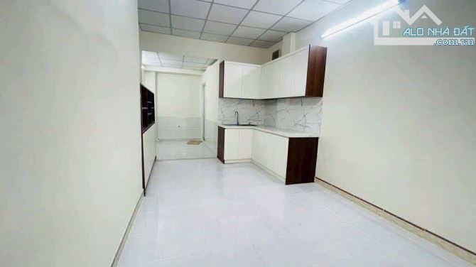 Cho thuê nhà 2 tầng hẻm đẹp to gần chợ nhỏ hiệp Phú Q9 - 9