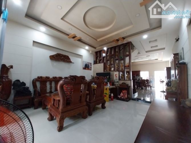 Nguyễn Thi Búp q12/ 5,5 x18 4 lầu btct có công viên 8 tỷ - 9