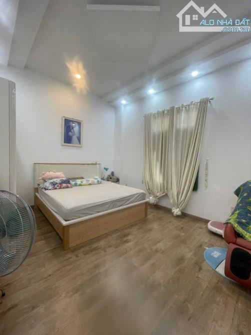 nhà đẹp 3 tầng full nội thất, hẻm nguyễn biểu, cách biển 500m - 9