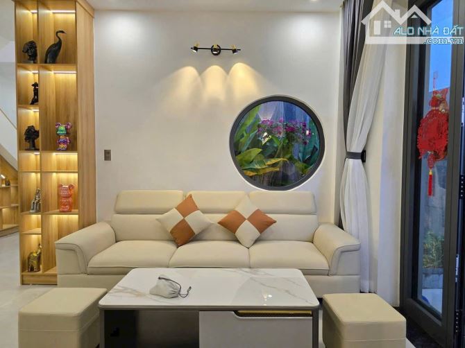 Nhà 2 tầng đẹp full nội thất kiệt Hoàng Diệu - 9