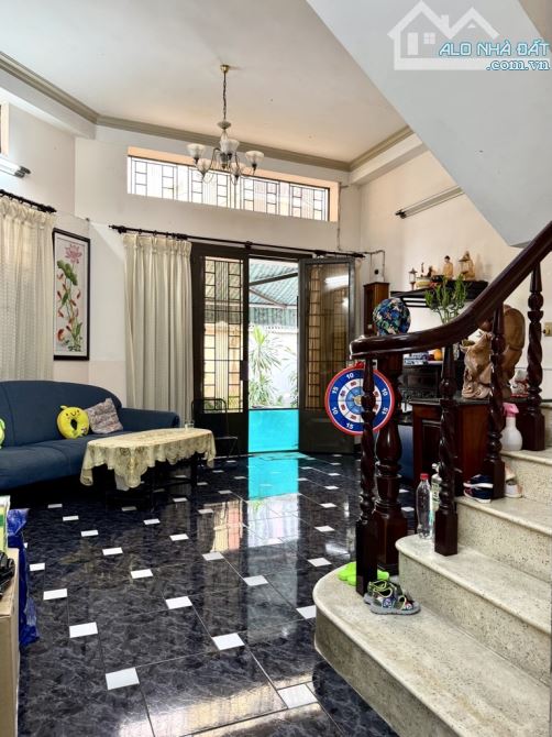 BÁN NHÀ TRUNG TÂM QUẬN 5 – GÓC 2 MẶT HẺM – NGANG 6M – XE HƠI ĐỖ CỬA – CHỈ NHỈNH 9 T.Ỷ  📍 - 9