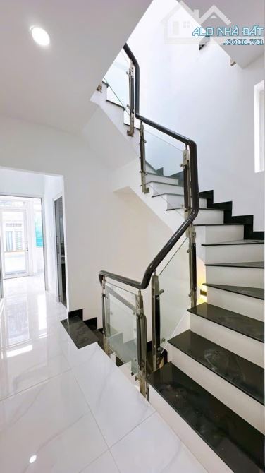 Đường số 9 TT Q4. KHÔNG QH, 5 tầng, 5PN, 45m2 giá nhỉnh 5 tỷ có TL - 9