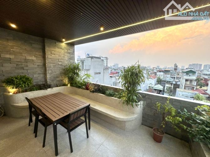 Siêu phẩm Ngọc Thuỵ, 8 tầng thang máy, Gara 2 Oto, Full nội thất DT 60m2 - MT 5.5m - 9