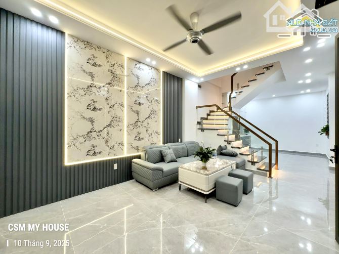 Lạch Tray - Đại Học HH - 4 Tầng - Ô tô lùi vào cửa nông - chỉ 4250