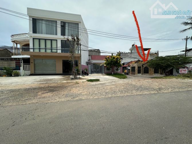 💥Lô Đất 3 mặt tiền Hồ Con Rồng giá 4 tỷ. Đất biển Tuy Hoà - 1