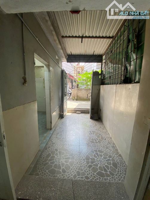 BÁN LÔ GÓC BÁNH CHƯNG 2 MẶT TẶNG NHÀ CẤP 4 TẠI SỞ DẦU, HỒNG BÀNG
