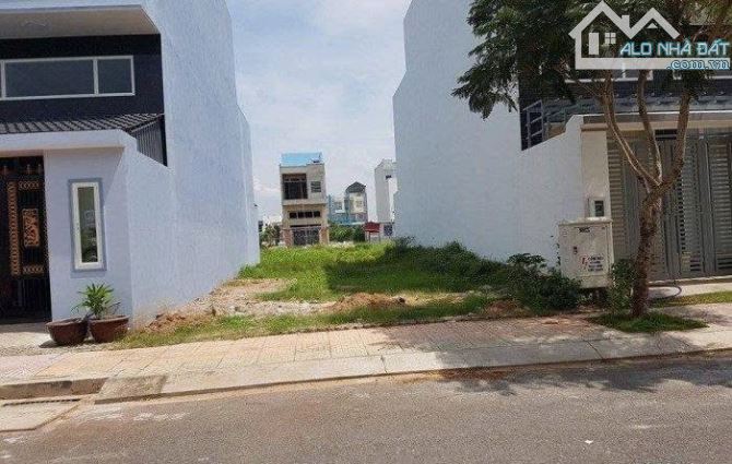 BÁN NHANH LÔ ĐẤT 210M2 GIÁ 1TỶ950 NGAY CẠNH QUỸ ĐẤT 77HA XÂY TTTM GẦN CHỢ LONG THÀNH 3KM
