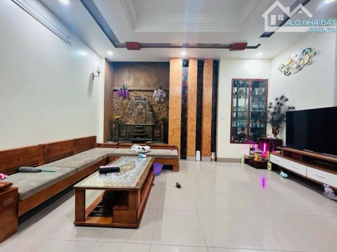 Hiếm! Bán Nhà Dân Xây Trung Tâm Ba Đình DT 65m2 5Tầng Gần Nhà Máy Bia Ngõ Thông Rộng