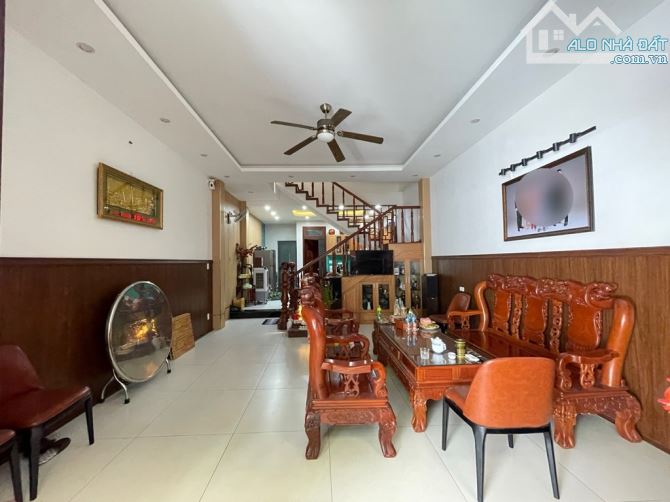 🎉🎉💥CHÀO BÁN NHÀ 3 TẦNG 3 MÊ KIÊN CỐ, FULL NỘI THẤT GỖ LIM, GỖ XOAN ĐÀO XỊN XÒ