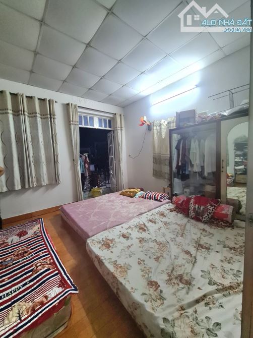 CHỦ GẤP BÁN GIÁ CHỈ CÒN 5.2 TỶ - 6X13.5M- HẺM 4M THÔNG - SÁT MẶT TIỀN