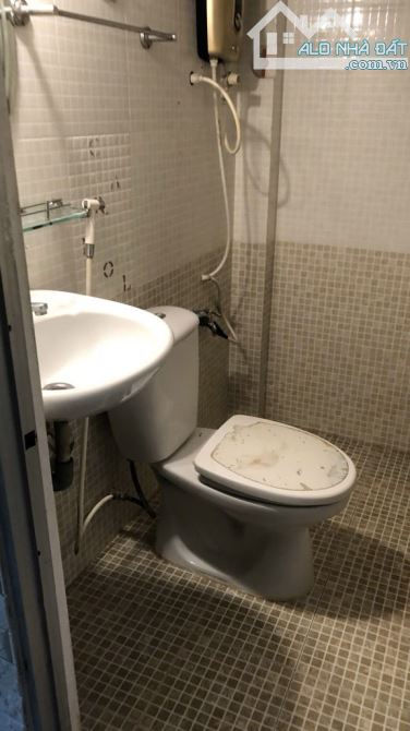 Nhỉnh 2 tỷ nhà 3 tầng Quận Gò Vấp đường Quang Trung sổ hồng riêng không quy hoạch