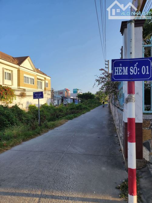Đất đường bê tông nhánh đường Nguyễn Thiện Thành phường Hoà Thuận tỉnh Vĩnh Long