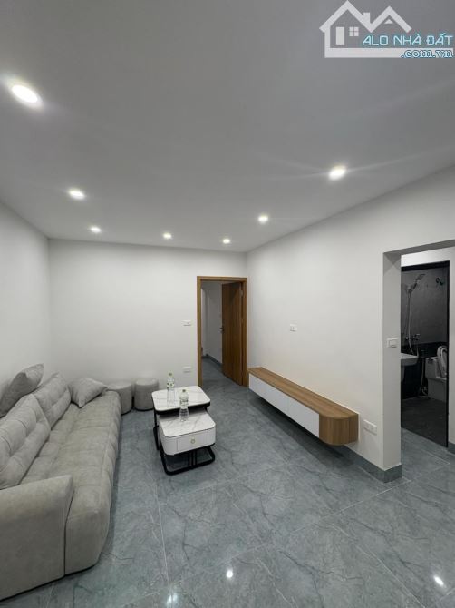Nhà Mới Đẹp - Sổ To - Lô Góc - Tập Thể Bưu Điện - Đống Đa - Dt :86m2/3PN*nhỉnh 5 tỷ