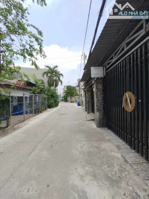 🏦HÓC MÔN TÂN XUÂN ẤP MỸ HÒA 3 MỘT SỆT ĐƯỜNG SỐ 5 2 CĂN NHÀ TRỆT LẦU NGANG 8x 15=115 m2 GI