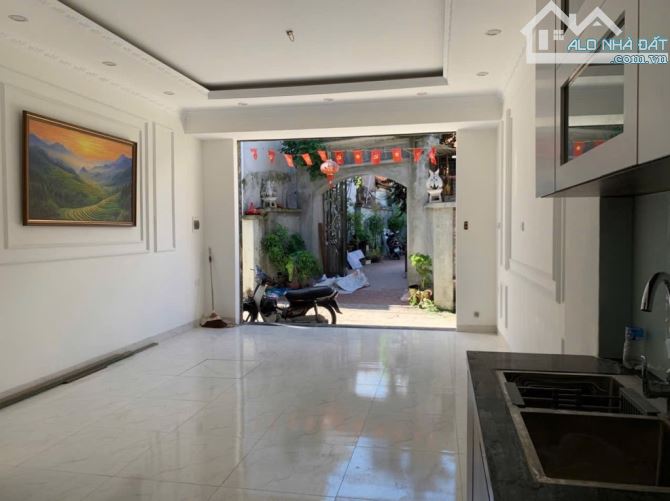 🏣 KIM CHUNG - NHÀ MỚI - NGÕ THÔNG - Ô TÔ 4 CHỖ ĐỖ CỬA - TIỆN ÍCH ĐẦY ĐỦ XUNG QUANH...