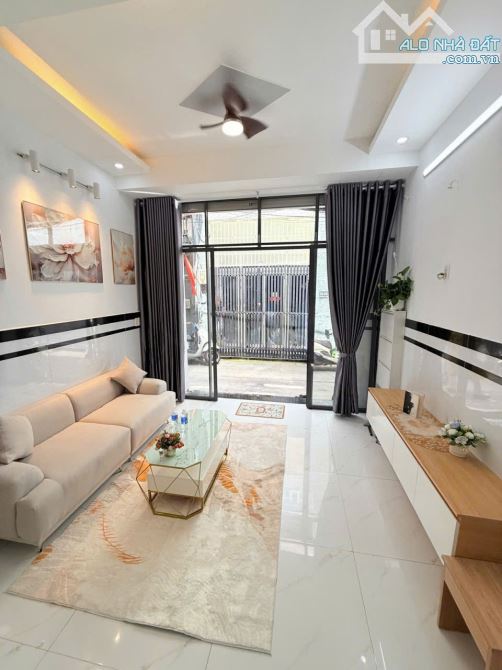 Nhà mới, hẻm ô tô Trần Thánh Tông thông Cống Lở, 4.35 tỷ