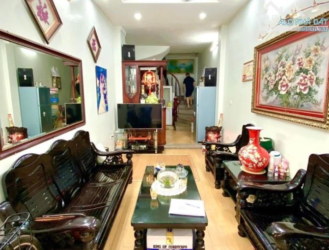 🏡CỰC ĐẸP nhà Dân xây 5 tầng 30m2, TT Cầu Giấy, Ngõ 3 gác, gần ĐẠI HỌC, 8 Tỷ