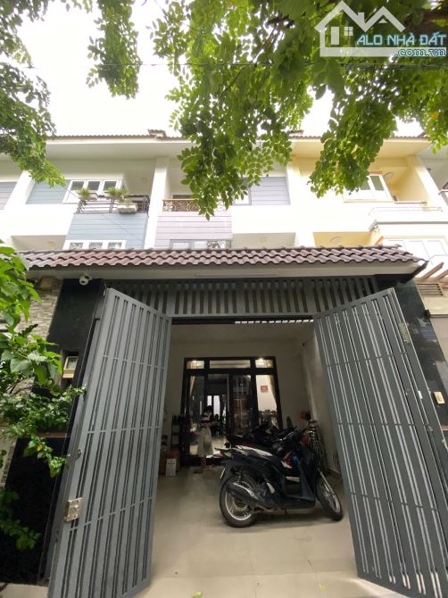 🔥PHƯỚC LONG B - DƯƠNG ĐÌNH HỘI Q9 - XE HƠI ĐỔ CỬA- CĂN HỘ DỊCH VỤ 3 TẦNG - 125m2 - 9 PHÒN