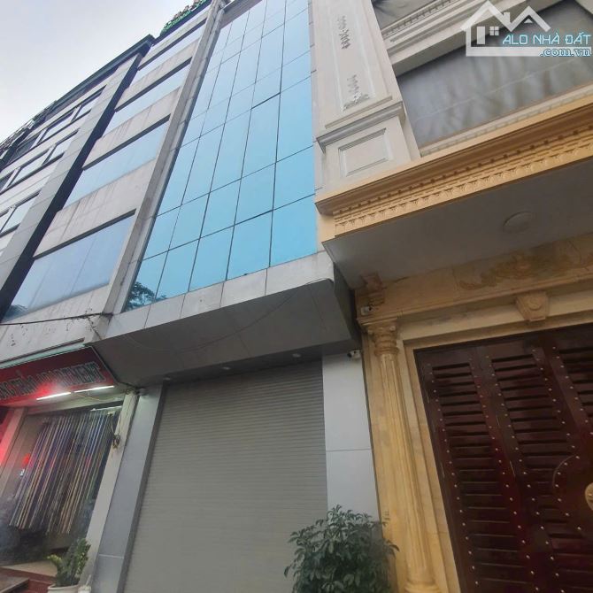 Cho thuê nhà Hồ Tùng Mậu, Cầu Giấy. DT 70m2, 5 tầng, thông sàn, thang máy. Giá 40 tr(thg)