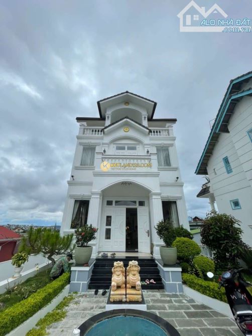 VILLA 288.6M² (NGANG 12M) – 4 TẦNG, 5 PHÒNG – SỔ RIÊNG – HƯỚNG TÂY BẮC – GIÁ 32.5 TỶ